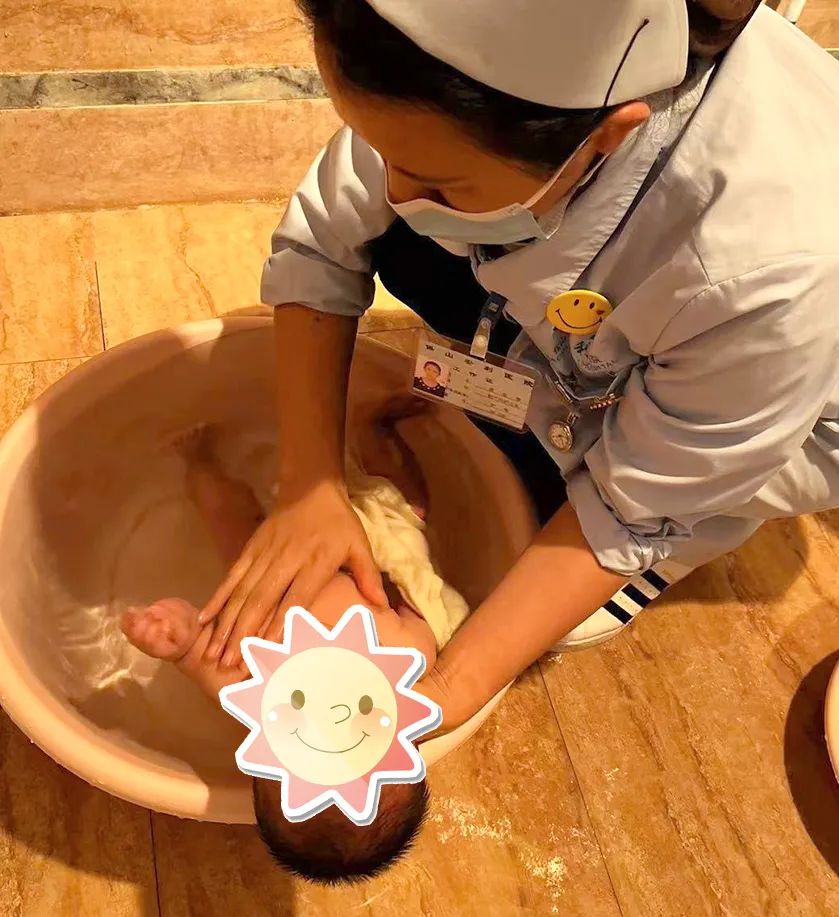 【保山安利醫(yī)院】新手媽媽別著急，寶寶護理可為您上門服務(wù)~